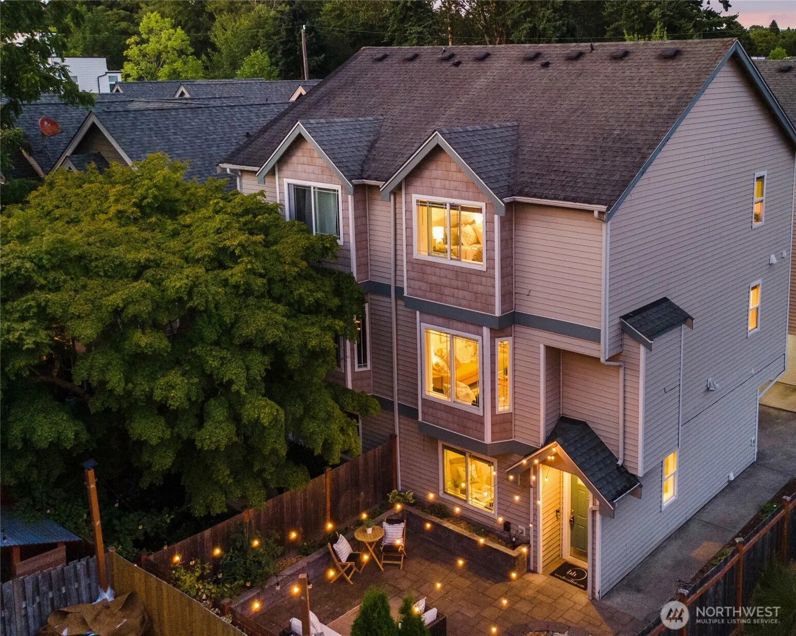 9239 Ashworth Avenue N #B, Seattle, WA 98103