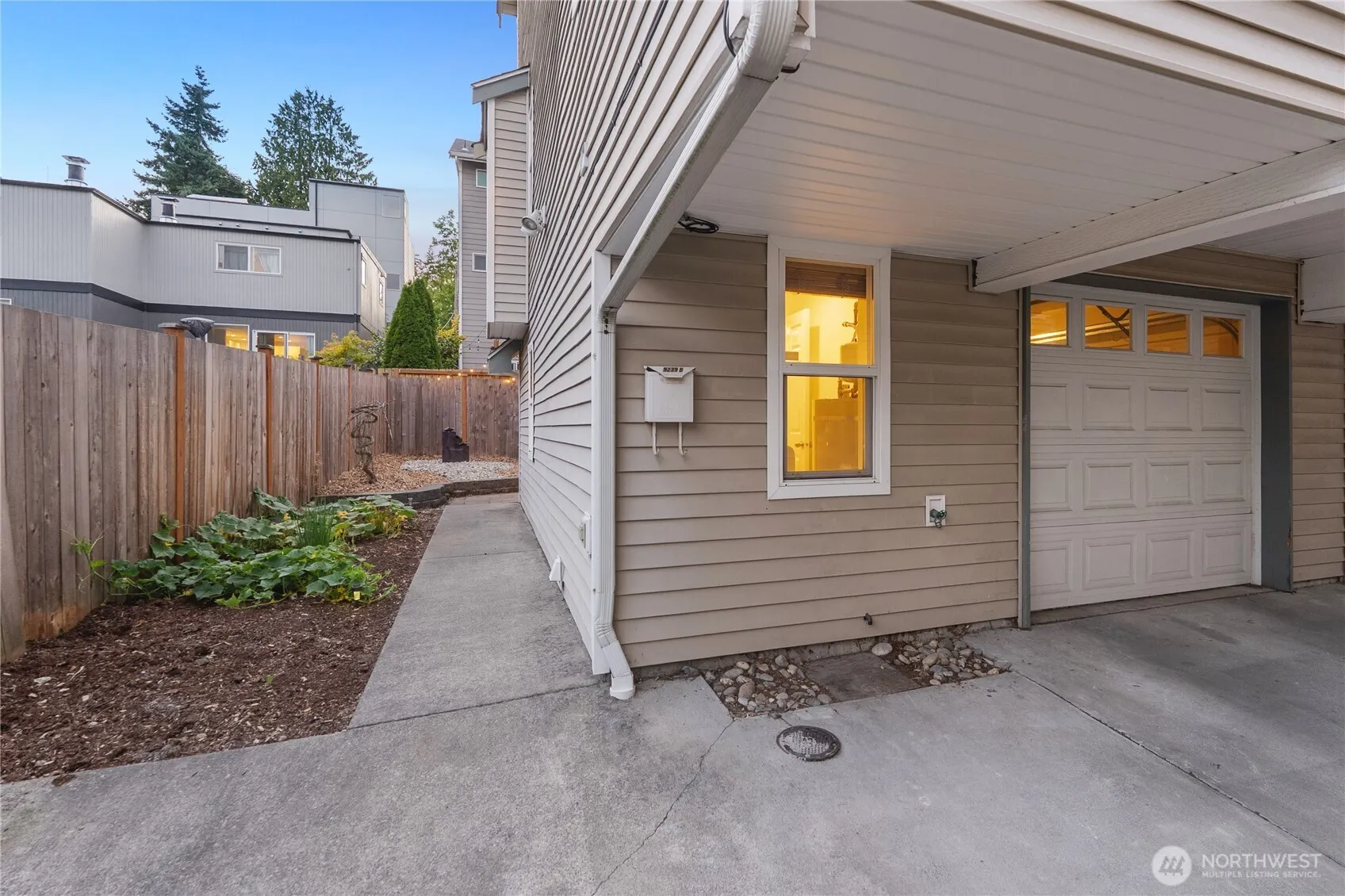 9239 Ashworth Avenue N #B, Seattle, WA 98103