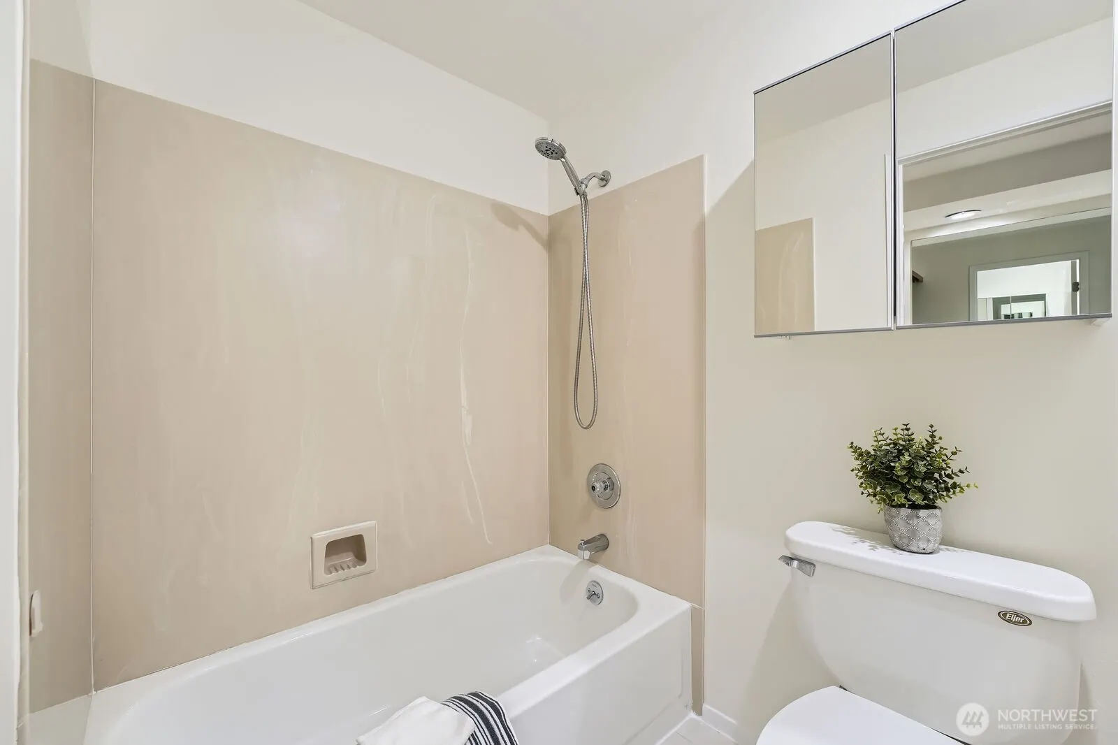 16142 SE 33rd Lane Unit #1001 , Bellevue, WA 98008