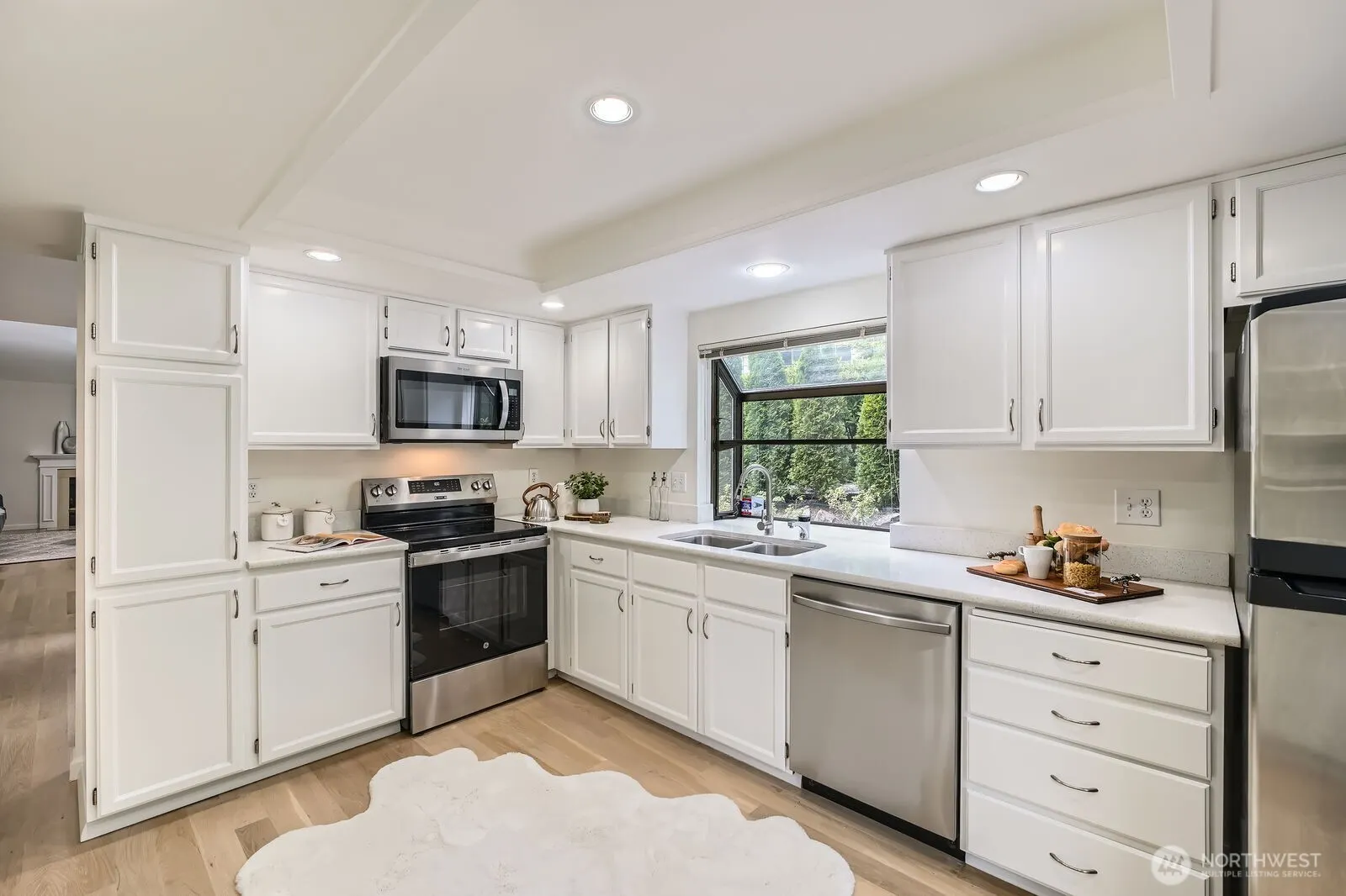 16142 SE 33rd Lane Unit #1001 , Bellevue, WA 98008
