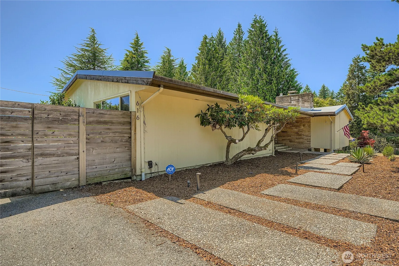 616 E Guiberson Street , Kent, WA 98030