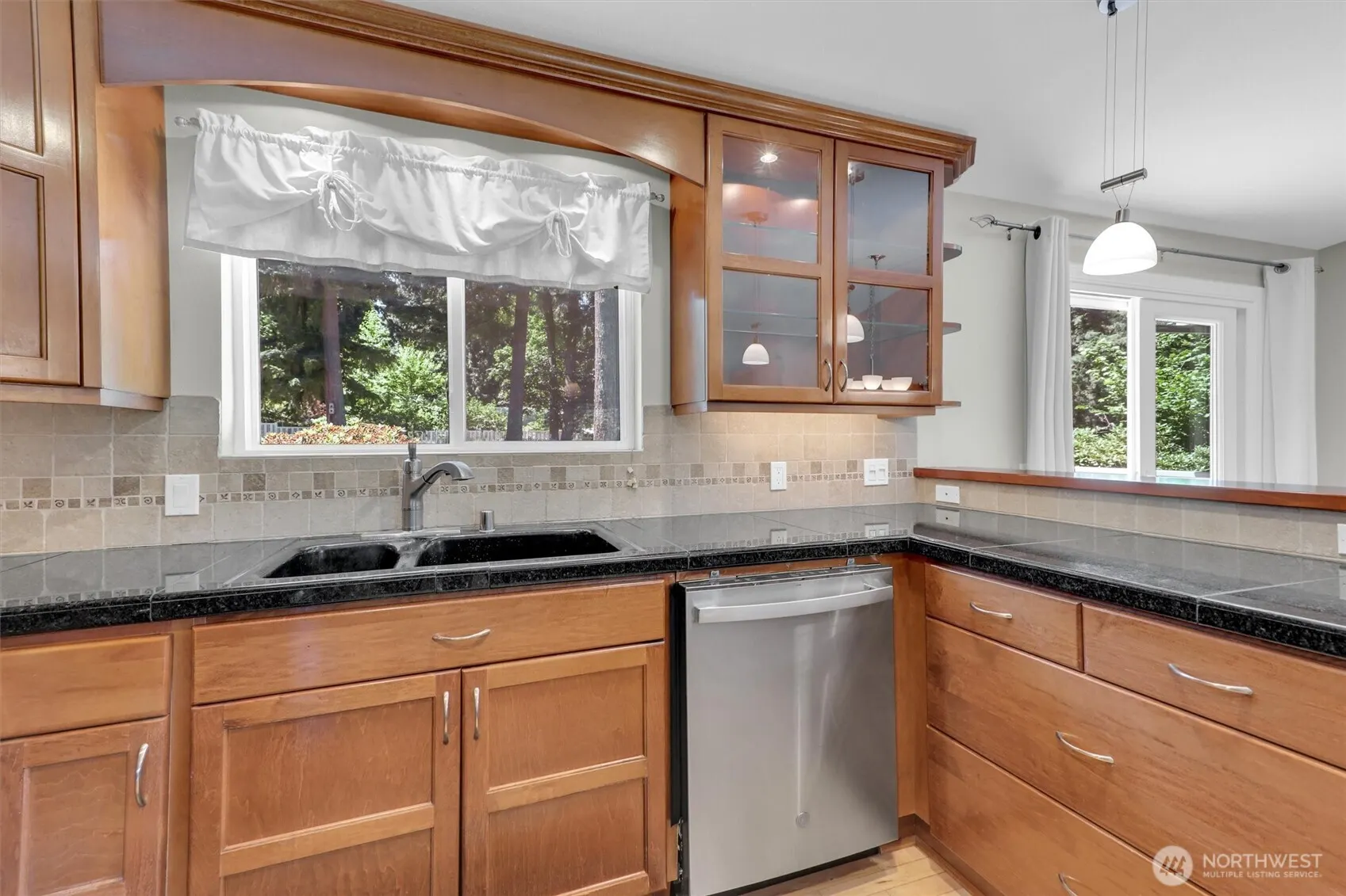 18803 156th Ave NE, Woodinville, WA 98072