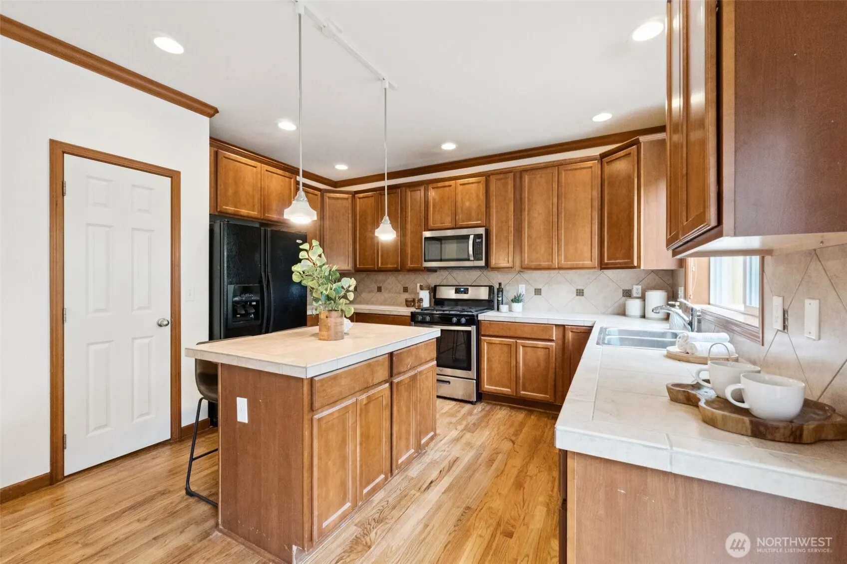 18231 2nd Place W #A, Bothell, WA 98012