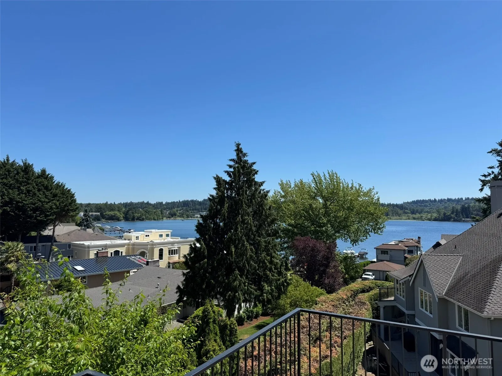 8479 NE Woodland Cove Drive , Kirkland, WA 98034