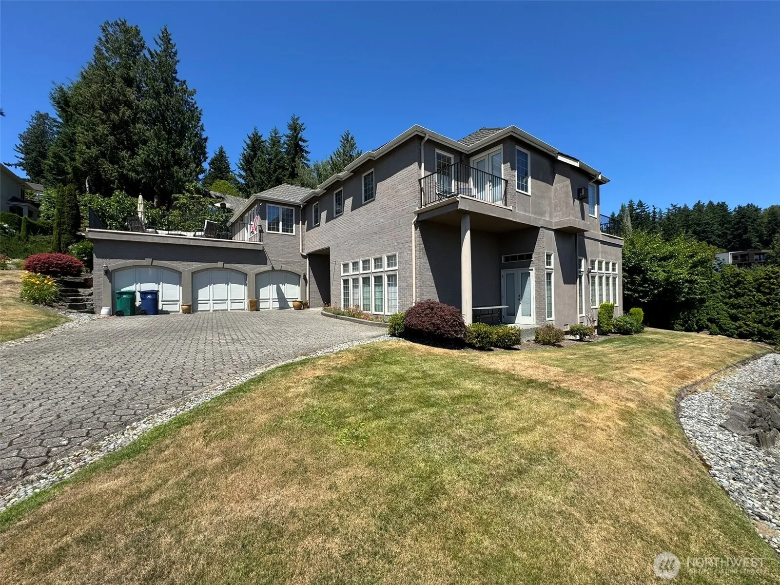 8479 NE Woodland Cove Drive , Kirkland, WA 98034