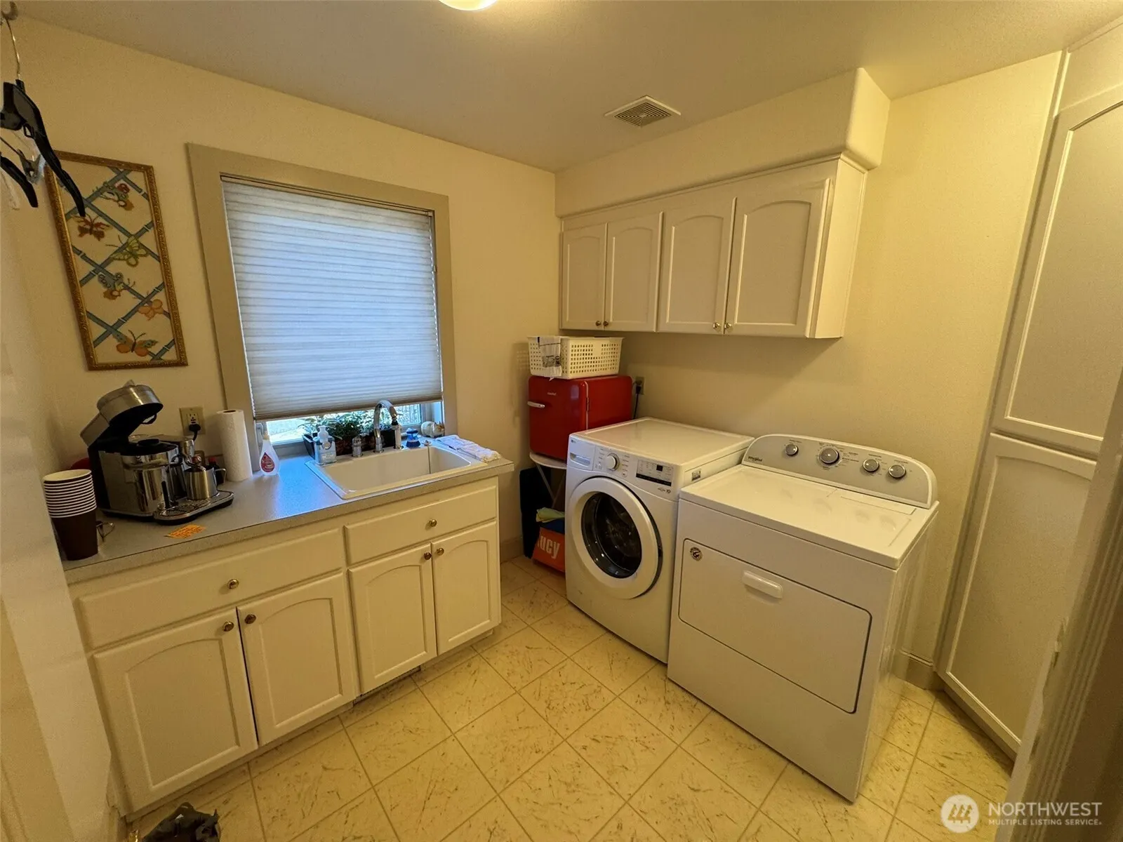 8479 NE Woodland Cove Drive , Kirkland, WA 98034