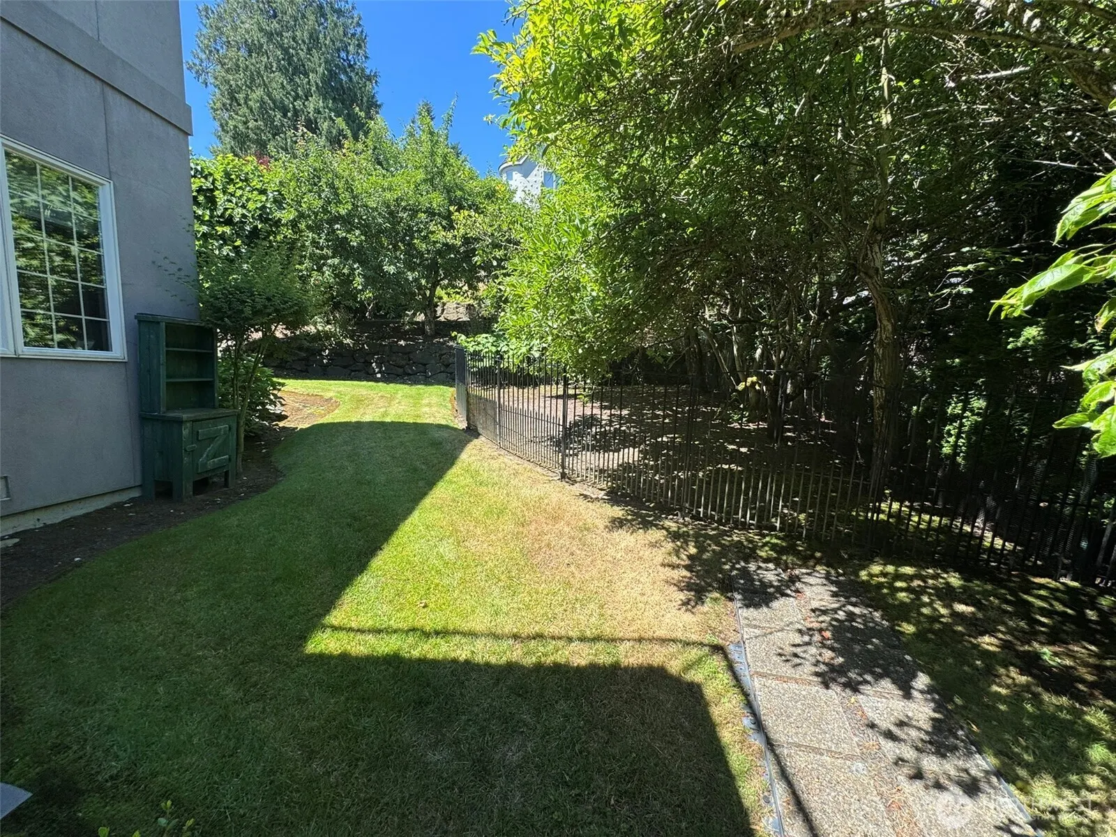 8479 NE Woodland Cove Drive , Kirkland, WA 98034