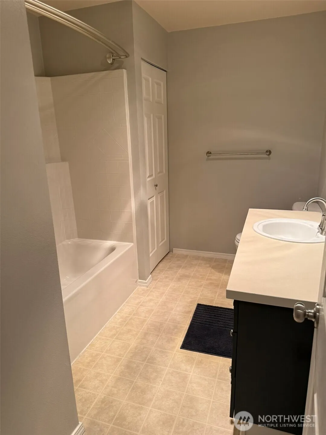 4207 S 223rd Street #104, Kent, WA 98032