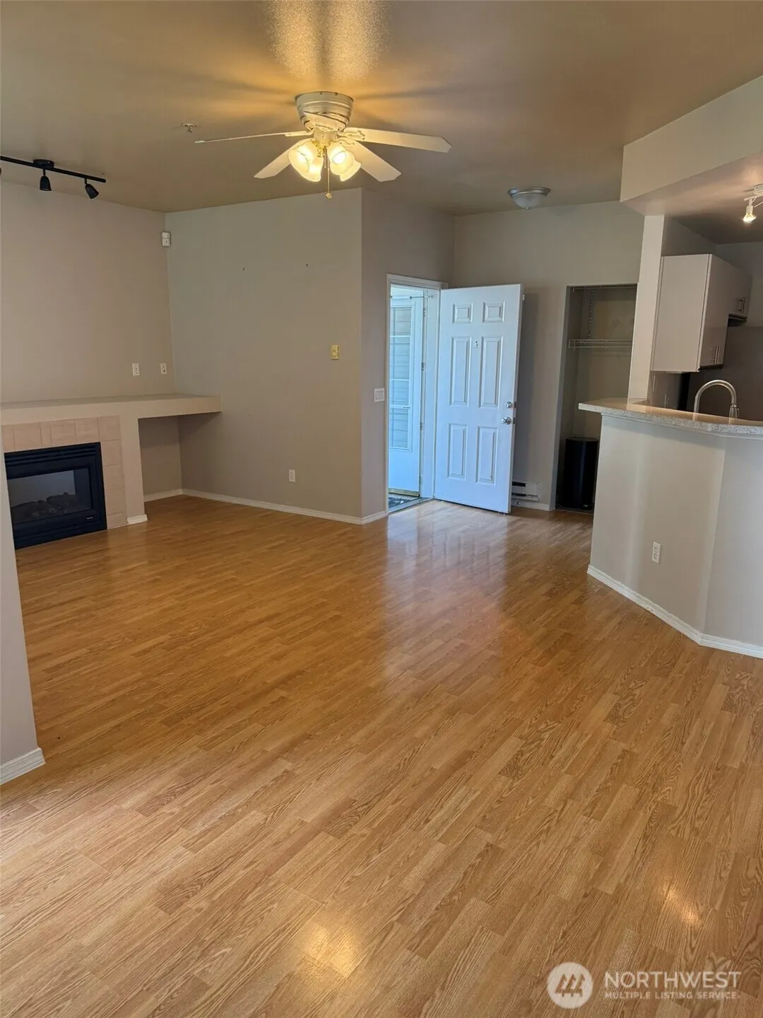 4207 S 223rd Street #104, Kent, WA 98032
