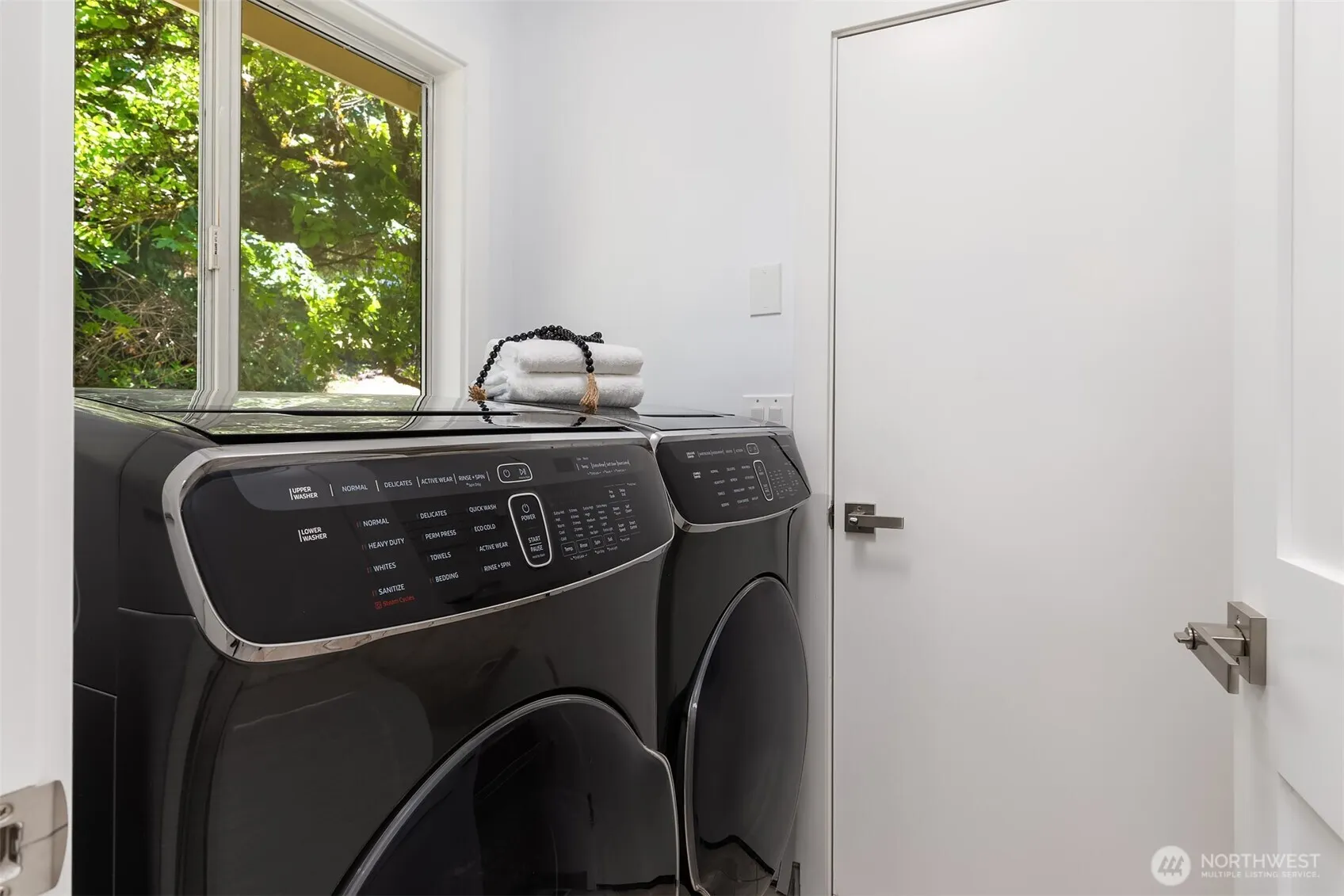 17431 NE 28th Street , Redmond, WA 98052-6241