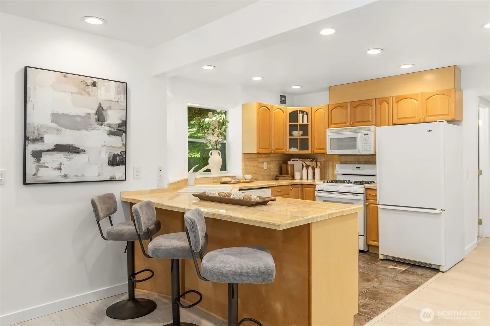 17431 NE 28th Street , Redmond, WA 98052-6241