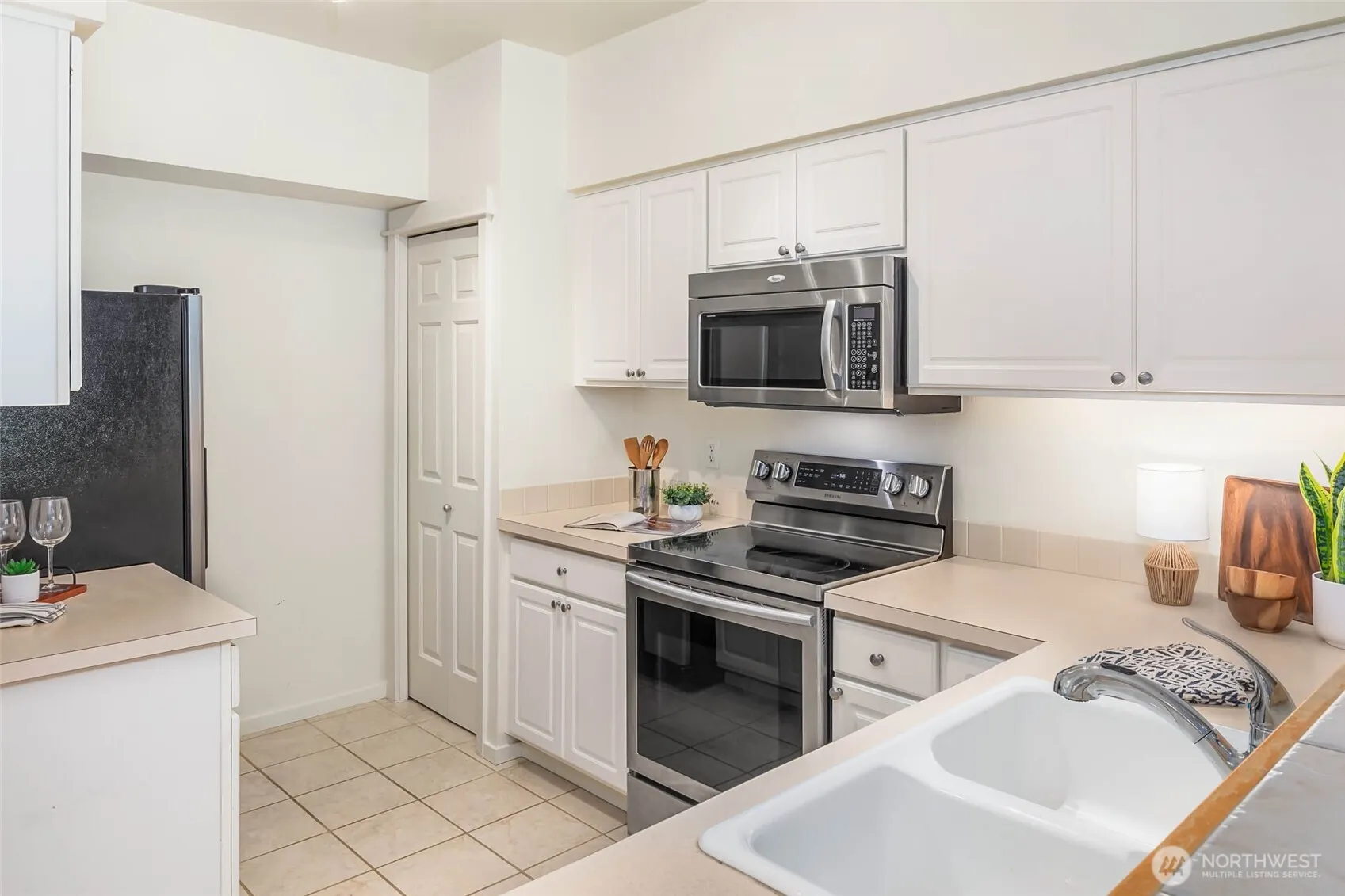 2009 196th Street SE #C202, Bothell, WA 98012