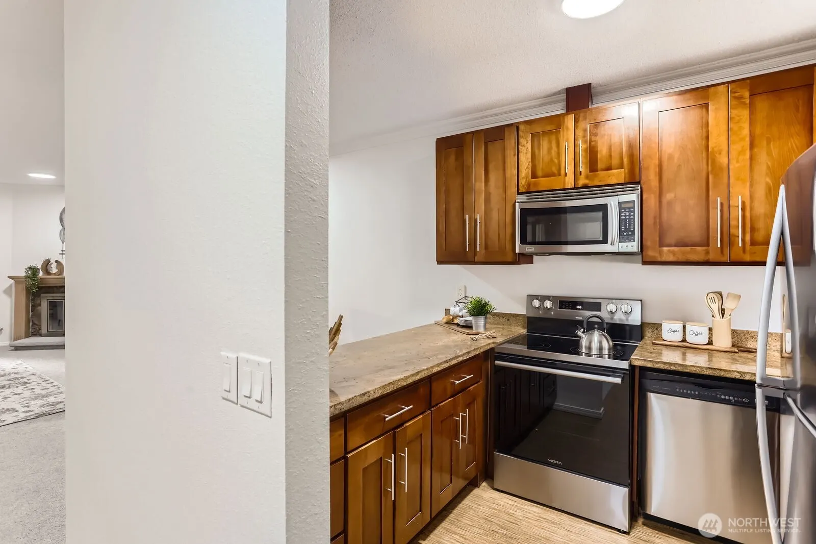 14547 NE 40th St #J302, Bellevue, WA 98007