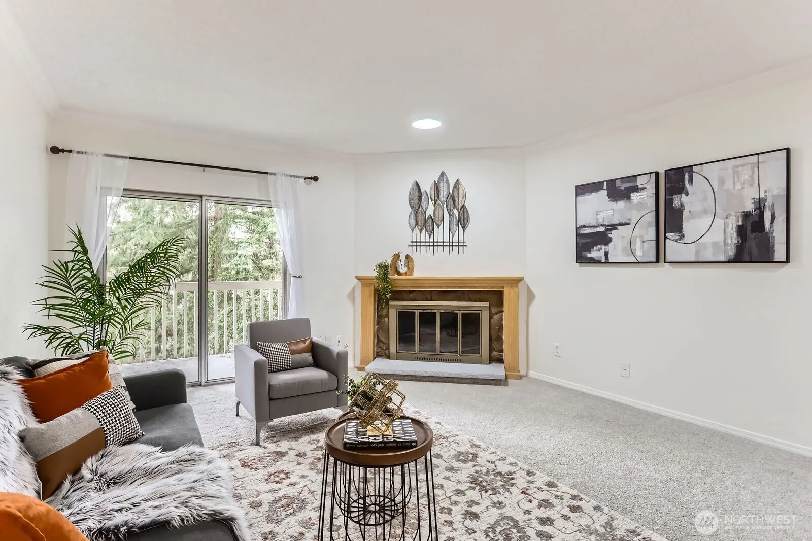 14547 NE 40th St #J302, Bellevue, WA 98007