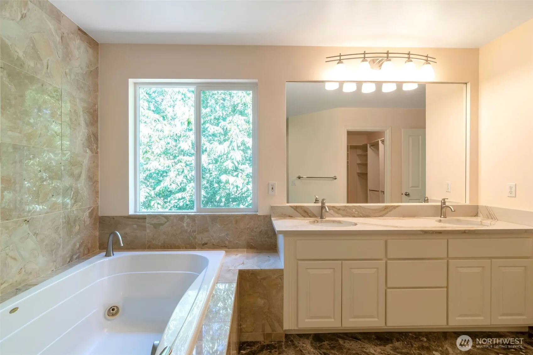 11218 NE 117th Street , Kirkland, WA 98034