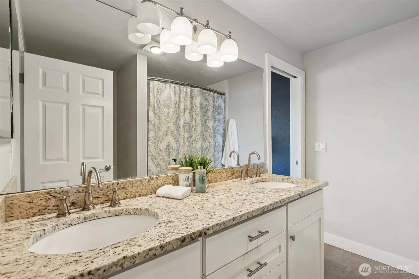 350 4th Avenue S #A5, Kirkland, WA 98033