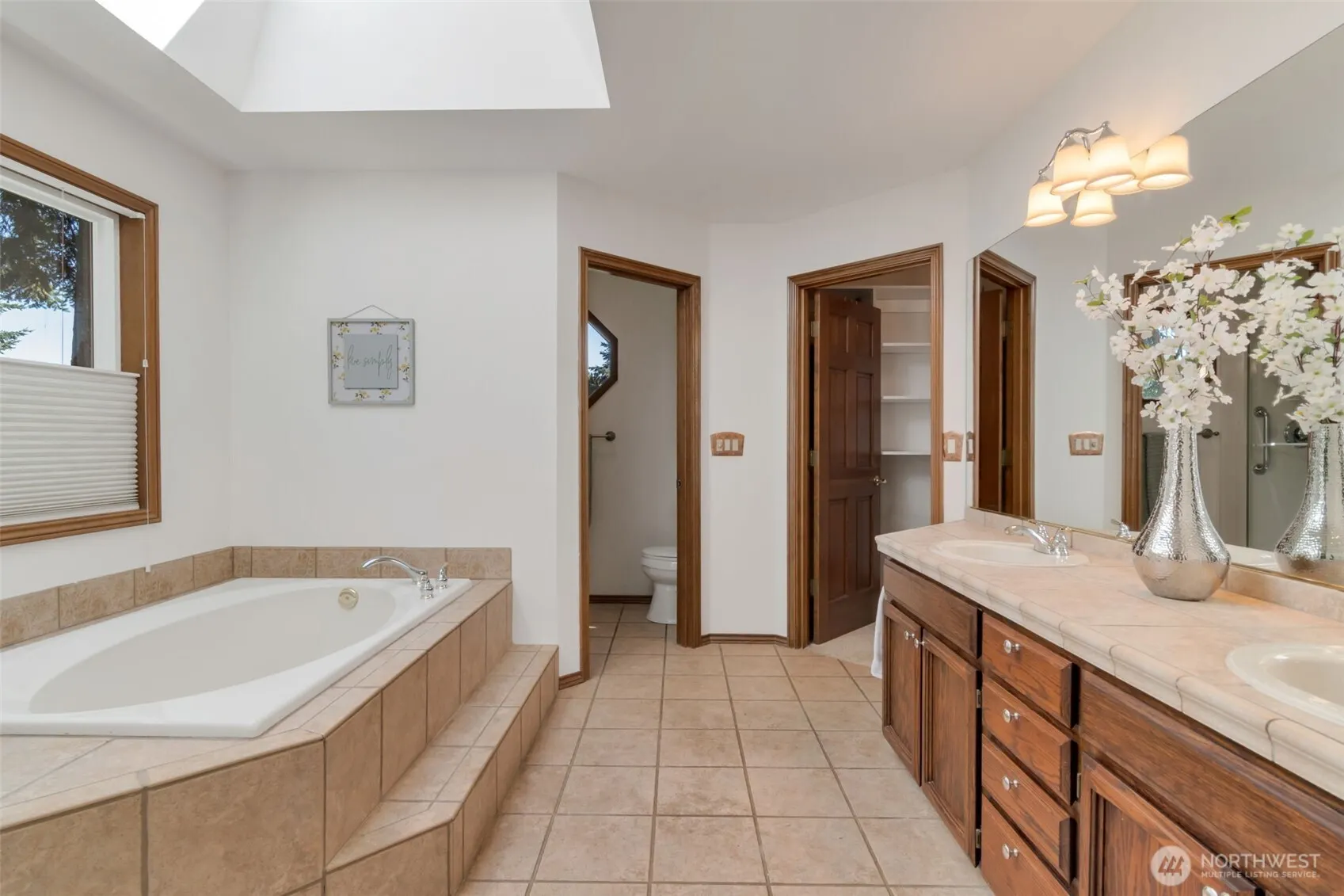 12112 NE 165th Place , Bothell, WA 98011