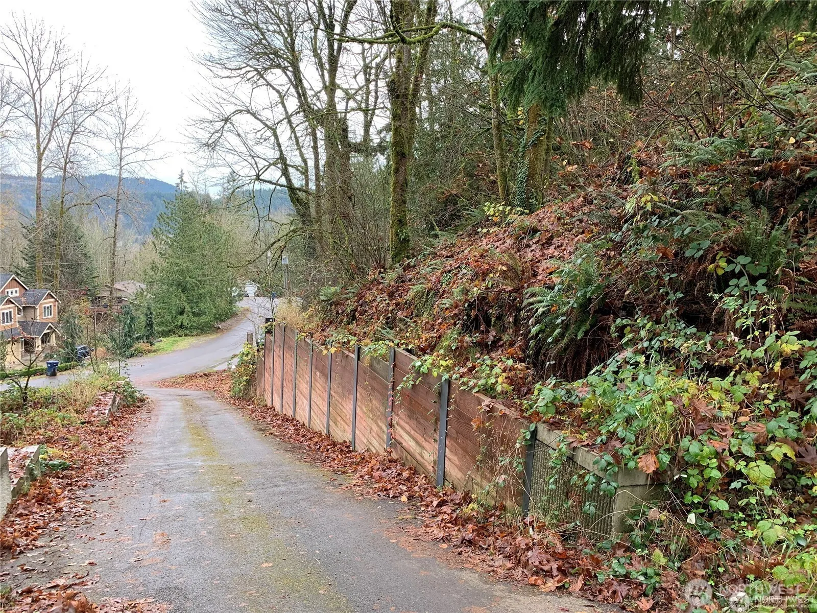435 SW Mount Baker Dr , Issaquah, WA 98027