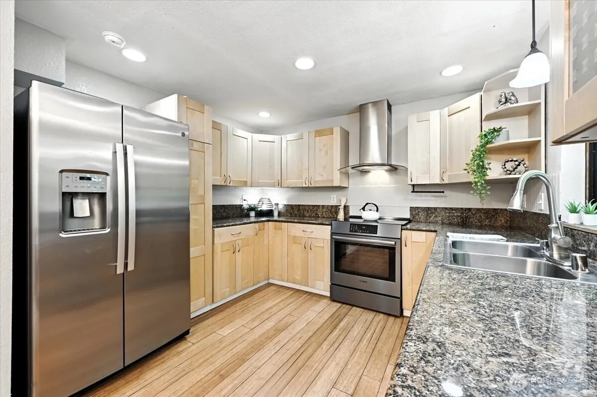 15230 44th Avenue W, Lynnwood, WA 98087-6120