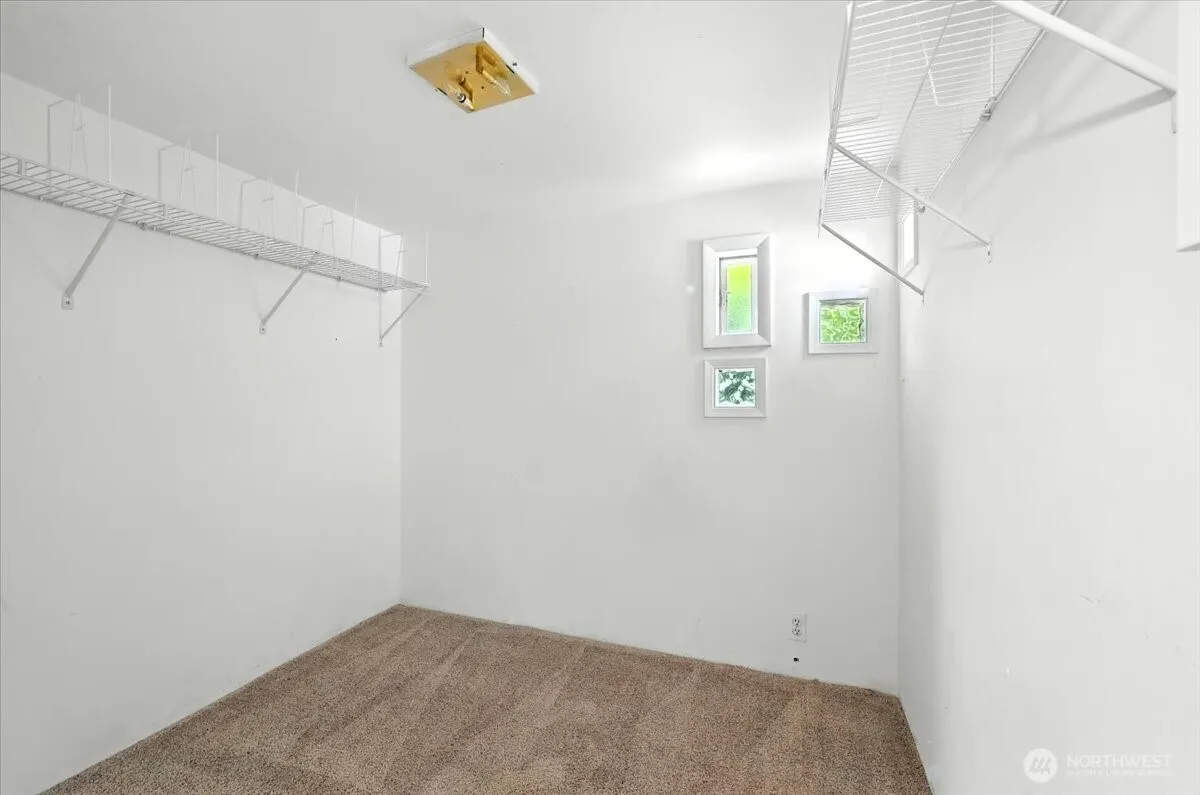 15230 44th Avenue W, Lynnwood, WA 98087-6120