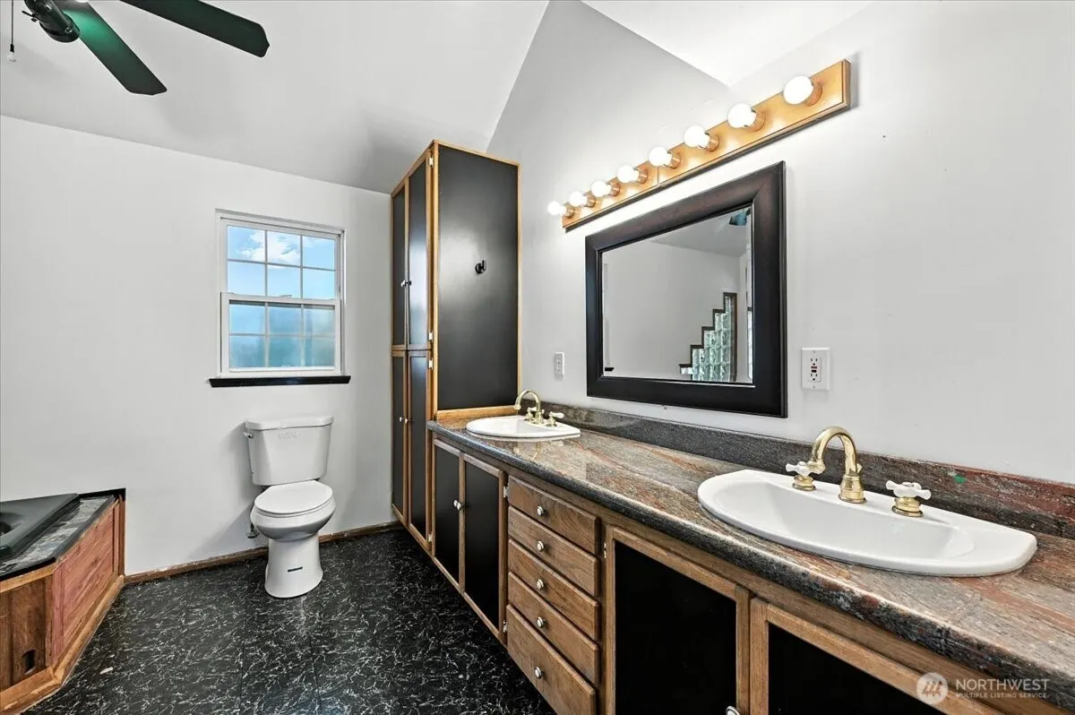 15230 44th Avenue W, Lynnwood, WA 98087-6120