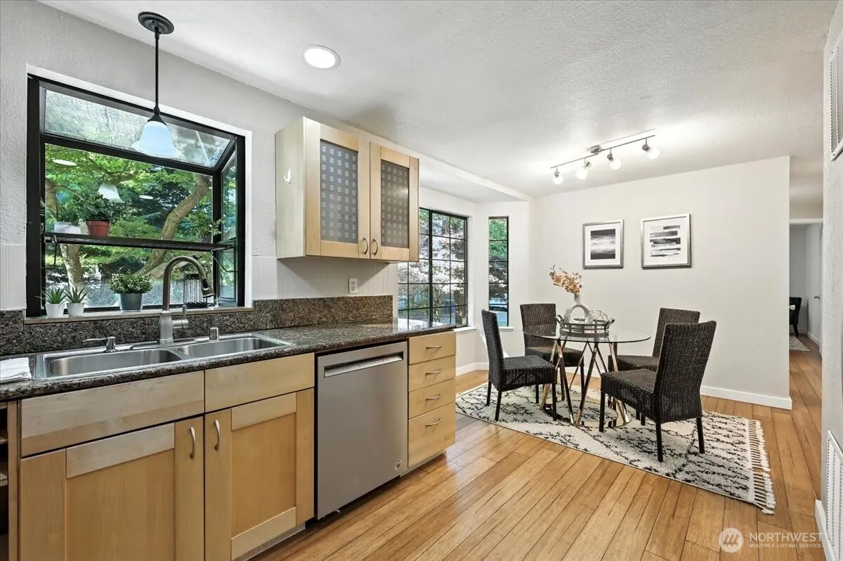15230 44th Avenue W, Lynnwood, WA 98087-6120