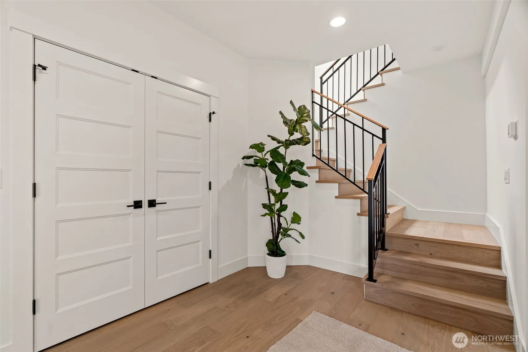 321 17th Avenue E, Seattle, WA 98112