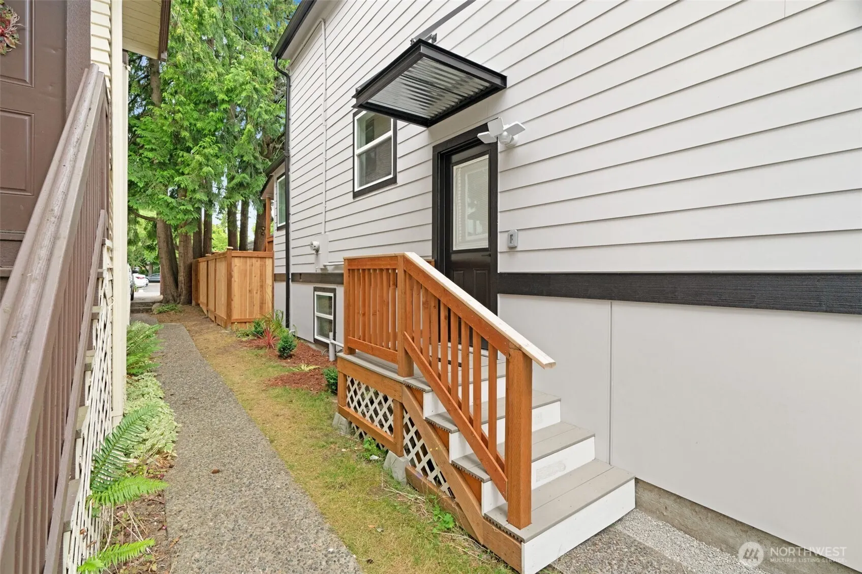 321 17th Avenue E, Seattle, WA 98112