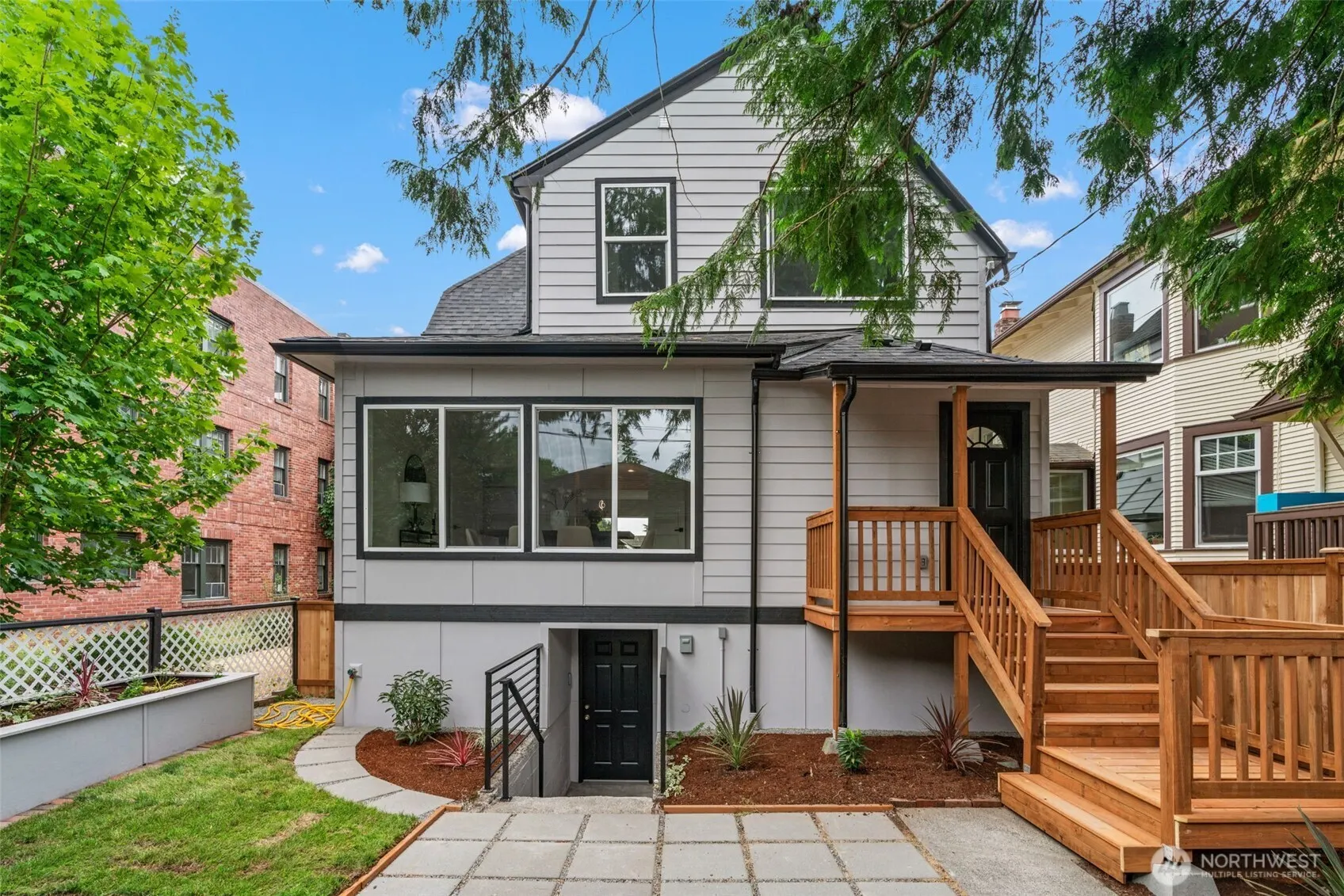 321 17th Avenue E, Seattle, WA 98112