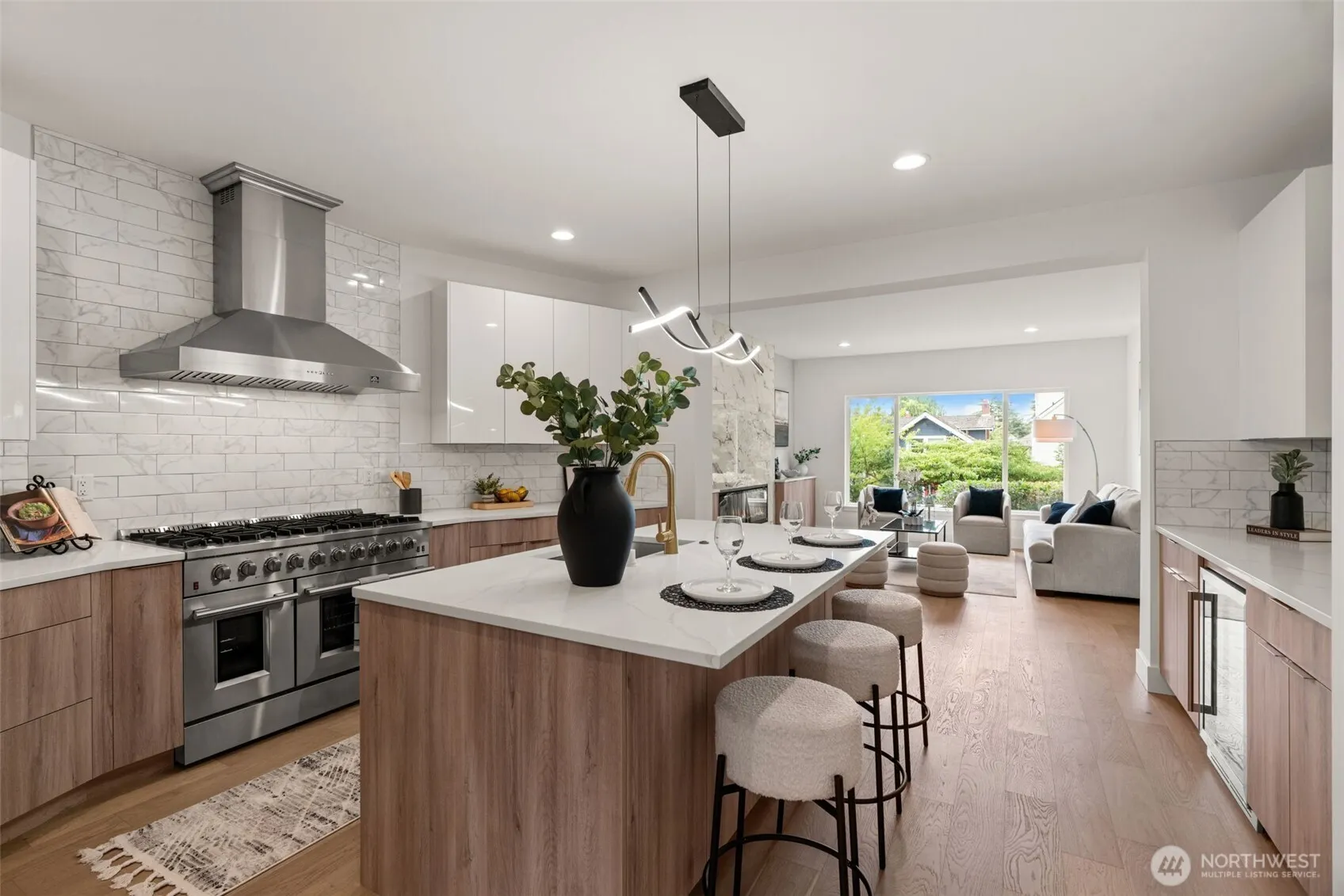 321 17th Avenue E, Seattle, WA 98112