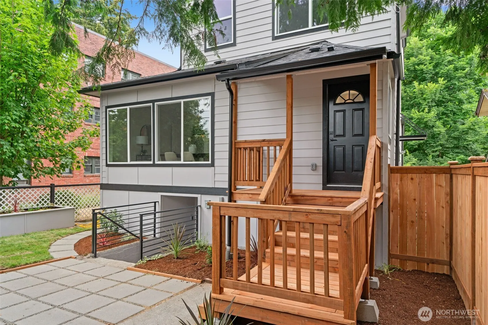 321 17th Avenue E, Seattle, WA 98112