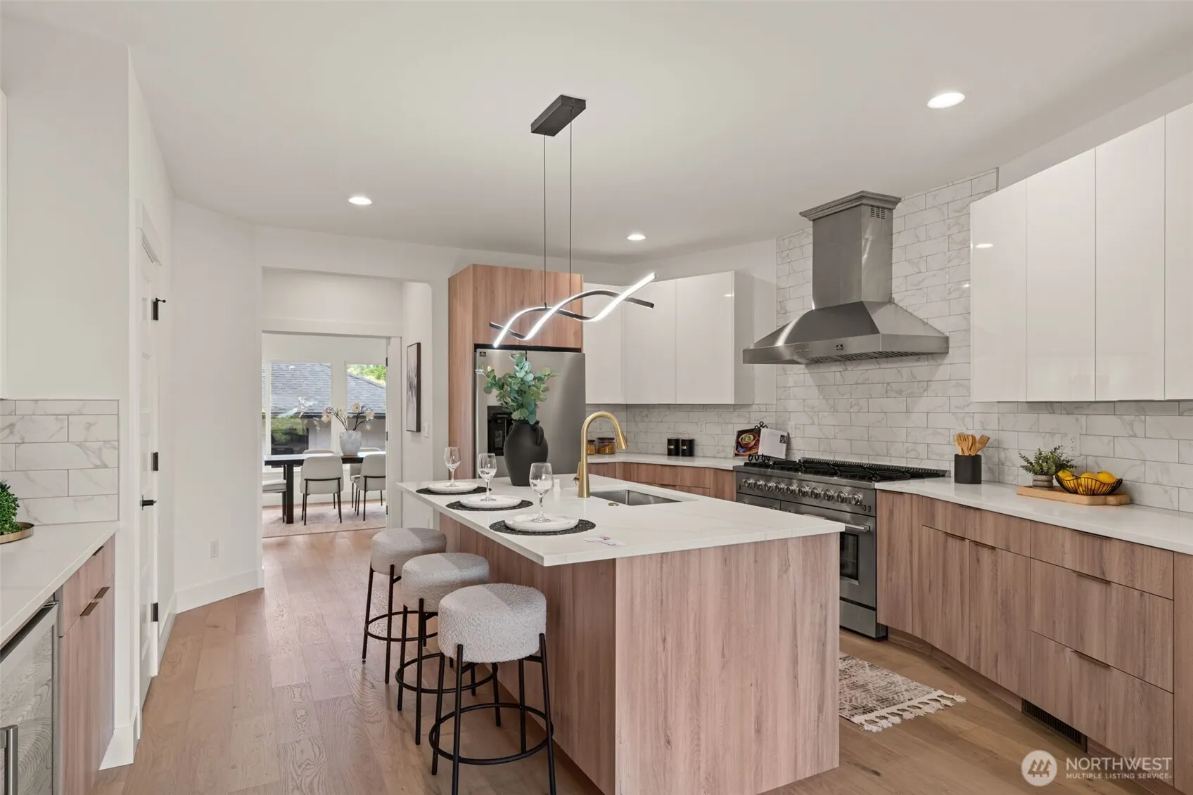 321 17th Avenue E, Seattle, WA 98112