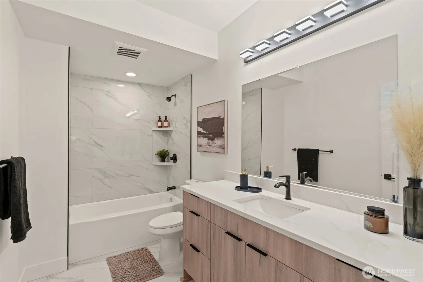 321 17th Avenue E, Seattle, WA 98112