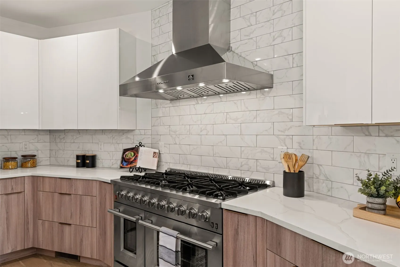 321 17th Avenue E, Seattle, WA 98112