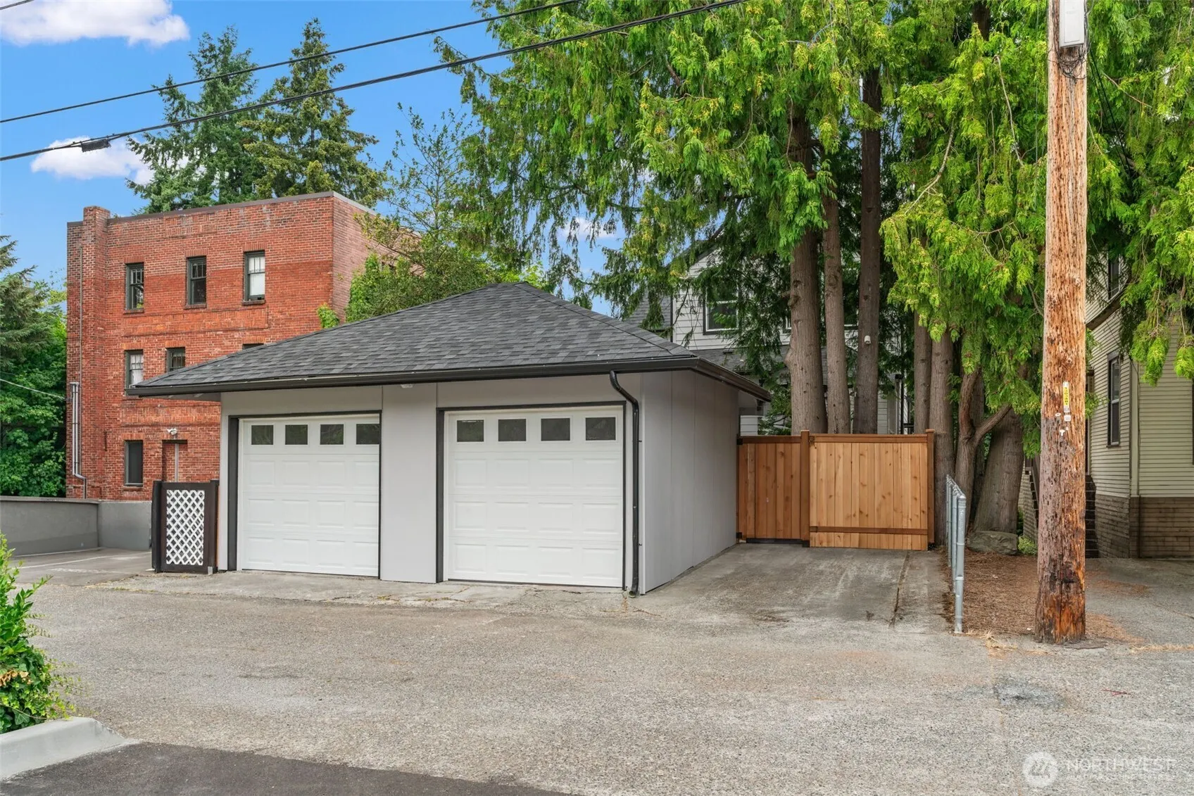321 17th Avenue E, Seattle, WA 98112