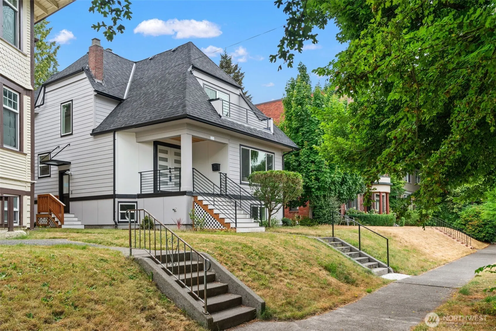 321 17th Avenue E, Seattle, WA 98112