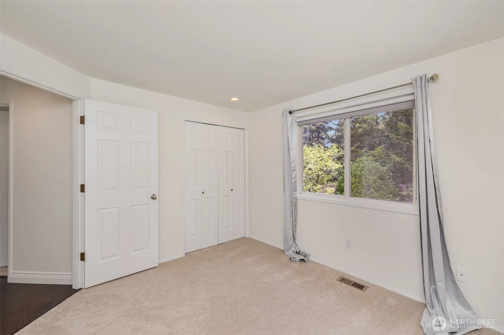 2412 237th Court NE, Sammamish, WA 98074