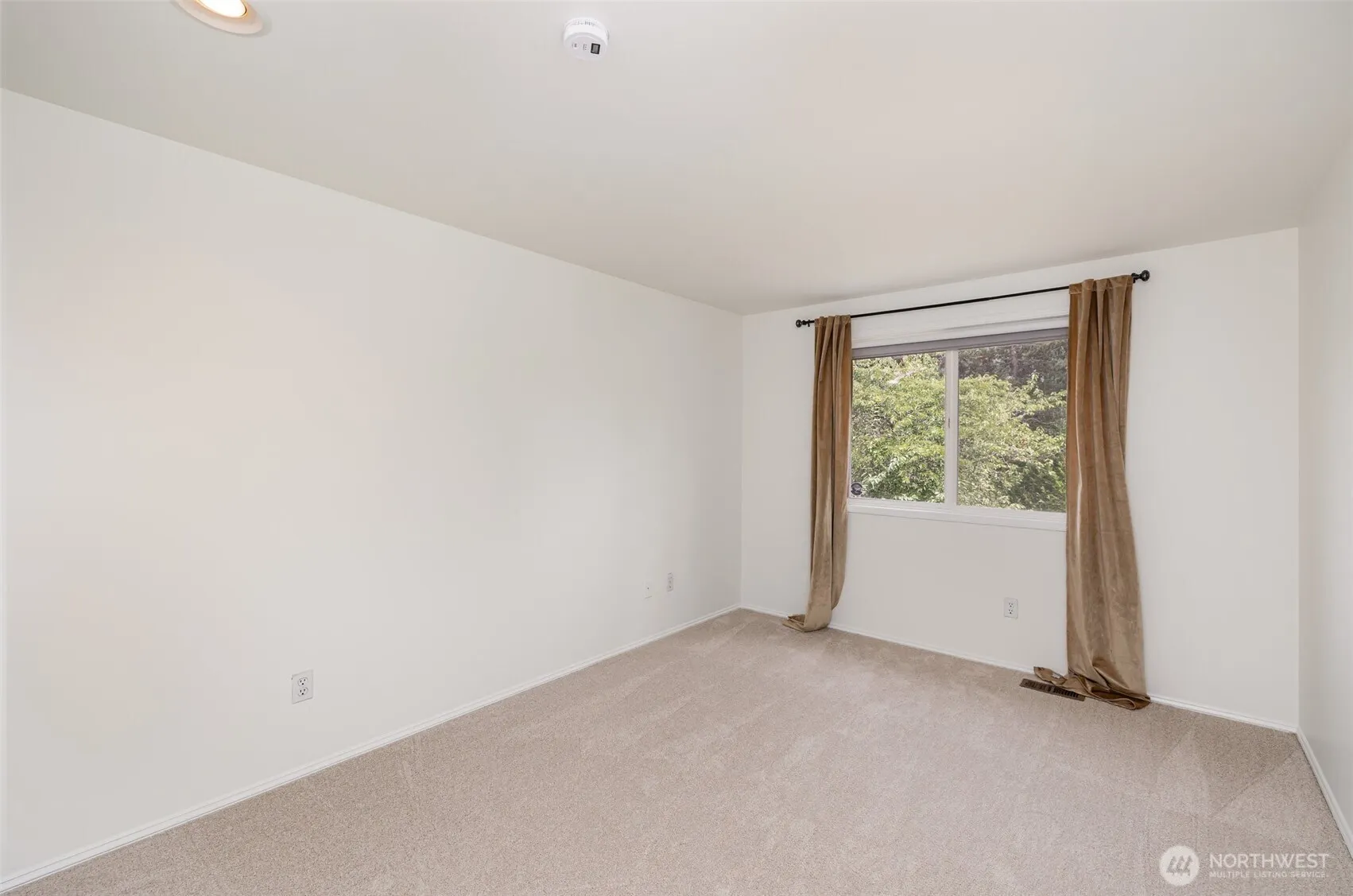2412 237th Court NE, Sammamish, WA 98074