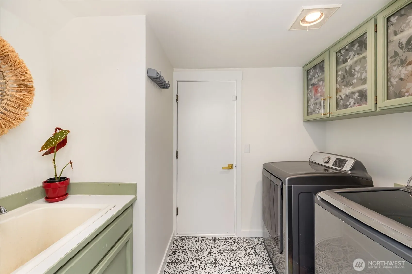 2412 237th Court NE, Sammamish, WA 98074