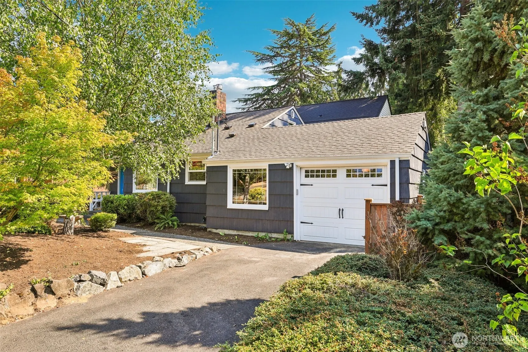 4055 NE 57th Street , Seattle, WA 98105