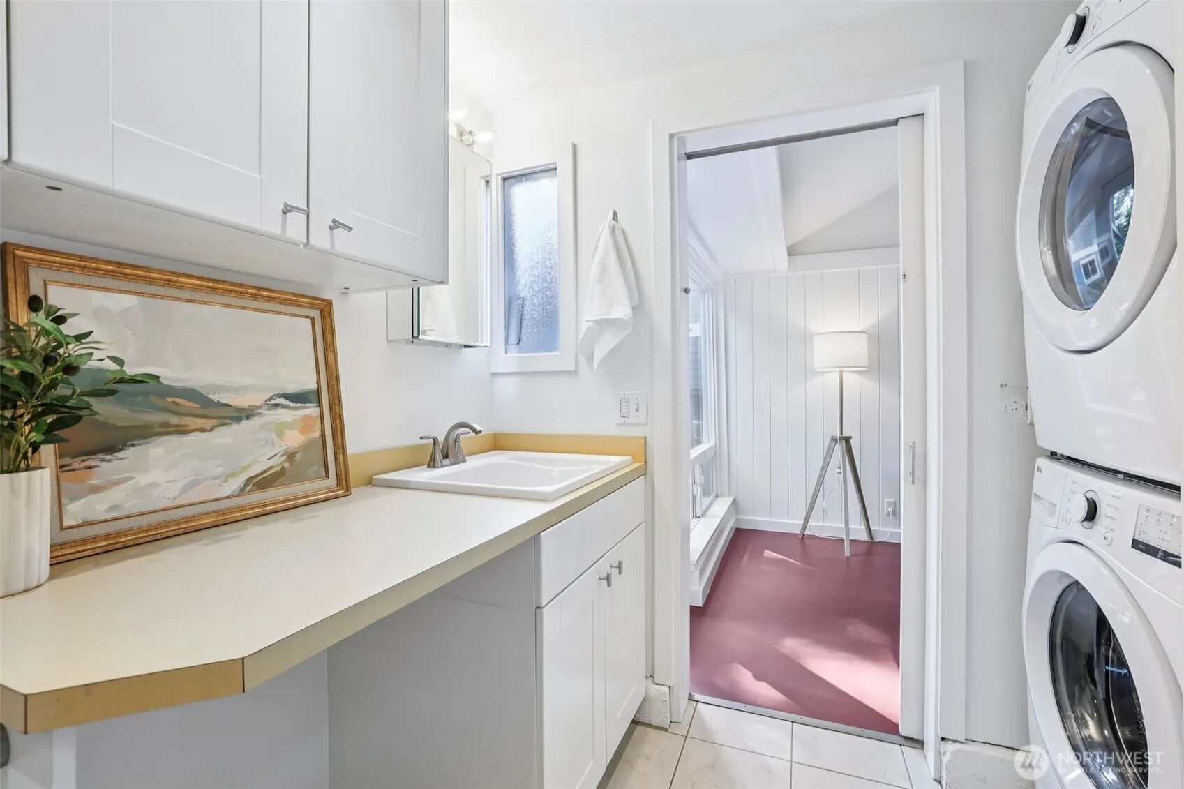 4055 NE 57th Street , Seattle, WA 98105