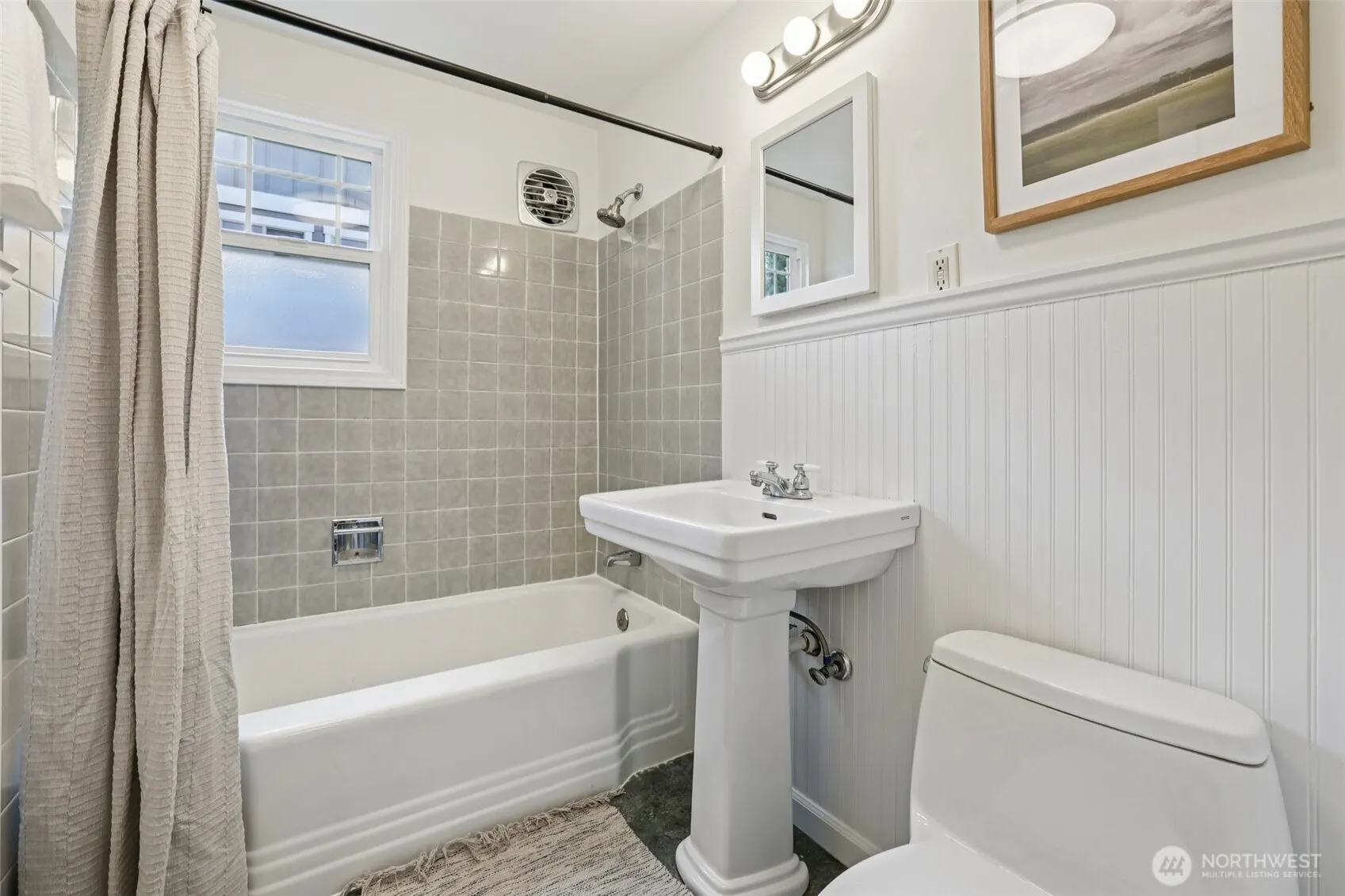 4055 NE 57th Street , Seattle, WA 98105