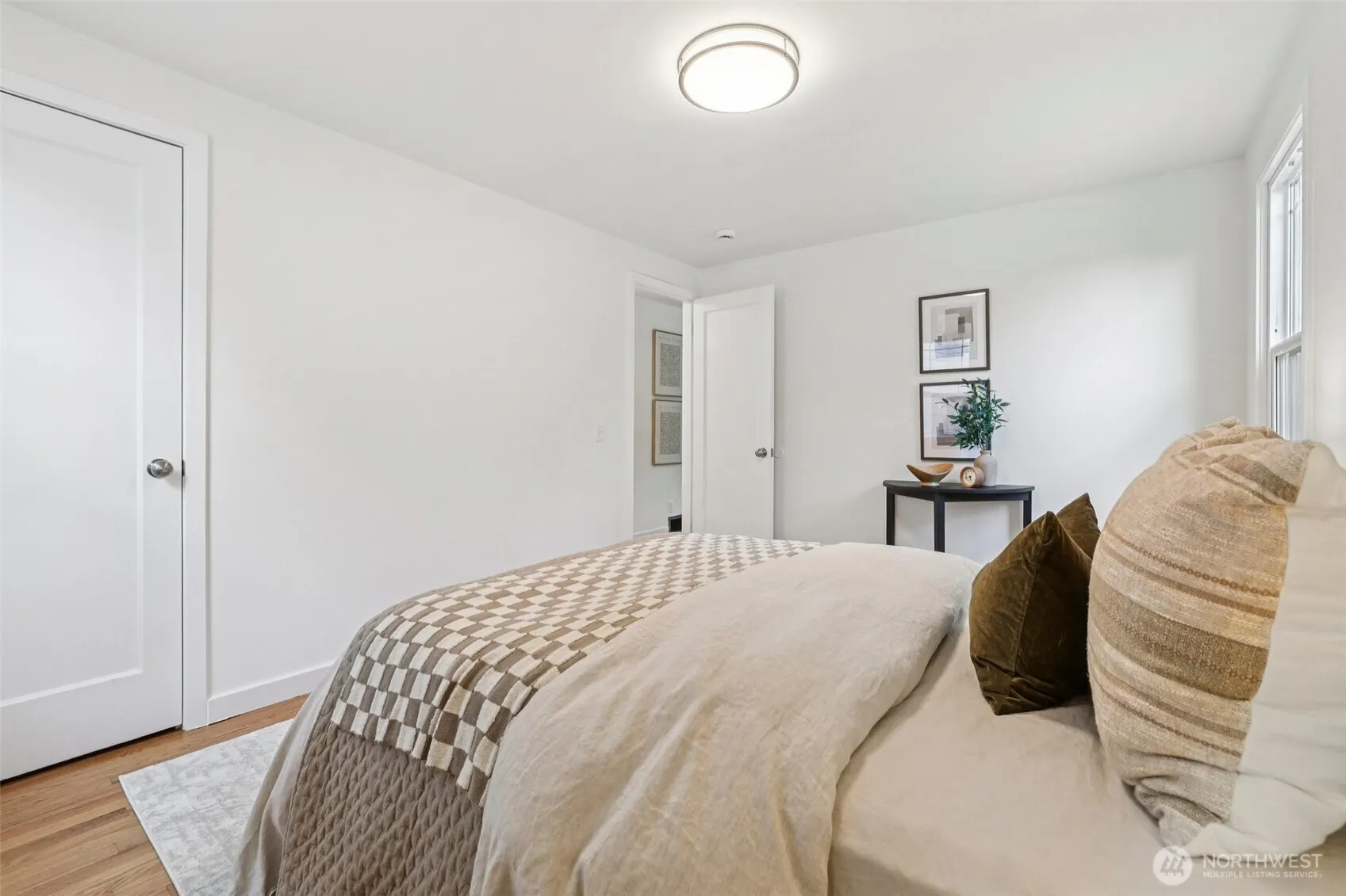 4055 NE 57th Street , Seattle, WA 98105