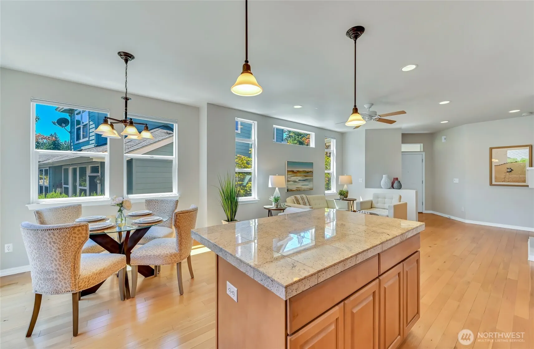 24589 NE 118th Place , Redmond, WA 98053
