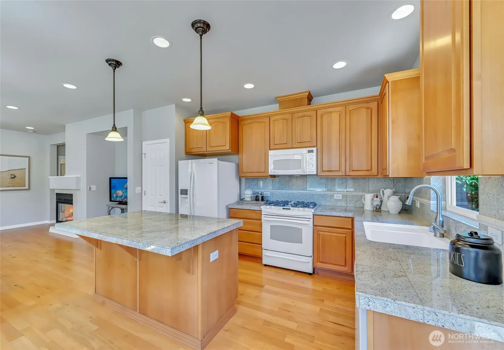 24589 NE 118th Place , Redmond, WA 98053