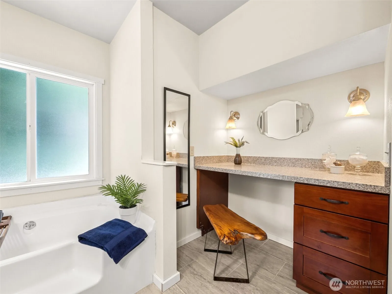 15350 SE May Valley Road , Renton, WA 98059