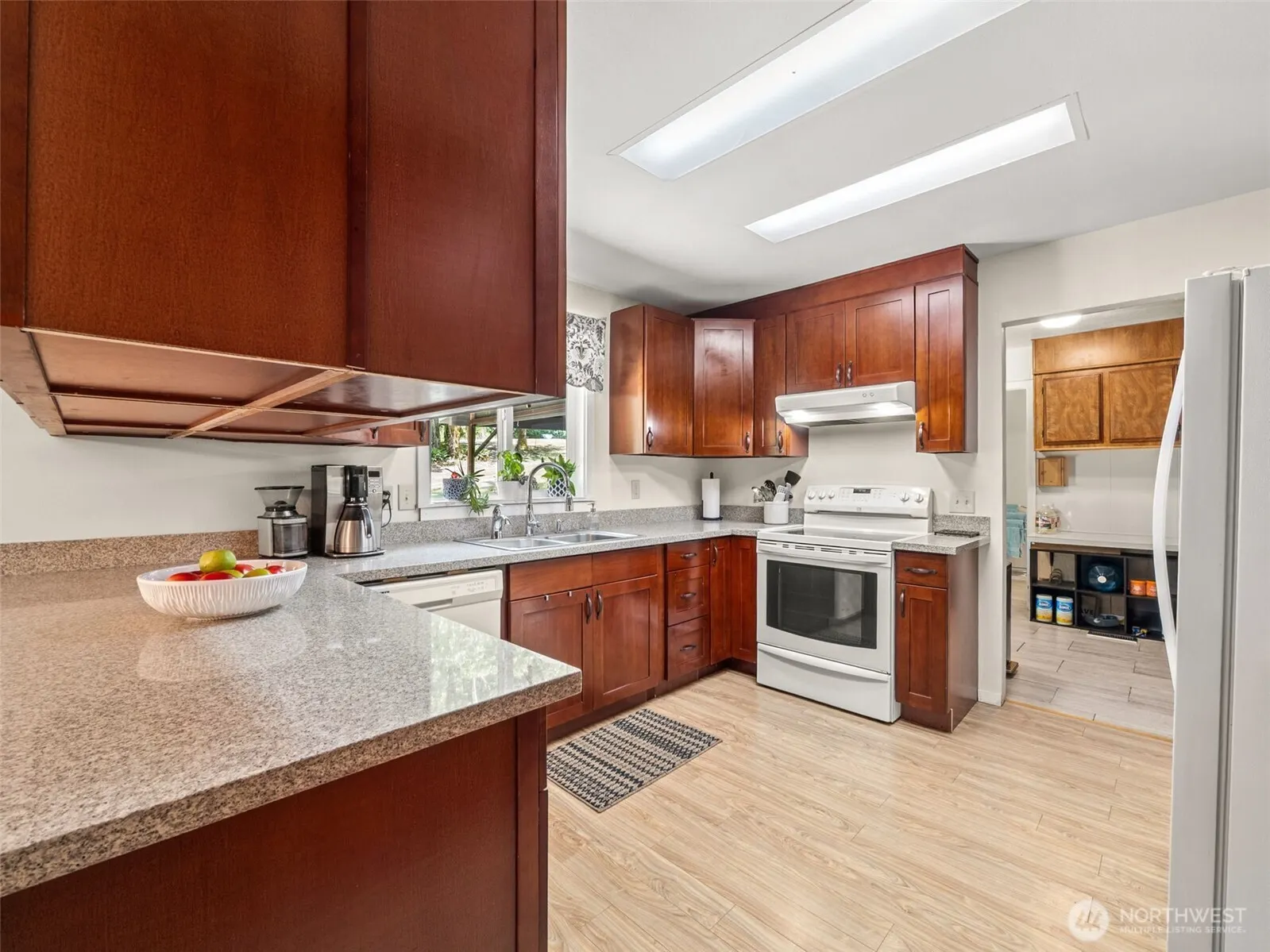 15350 SE May Valley Road , Renton, WA 98059
