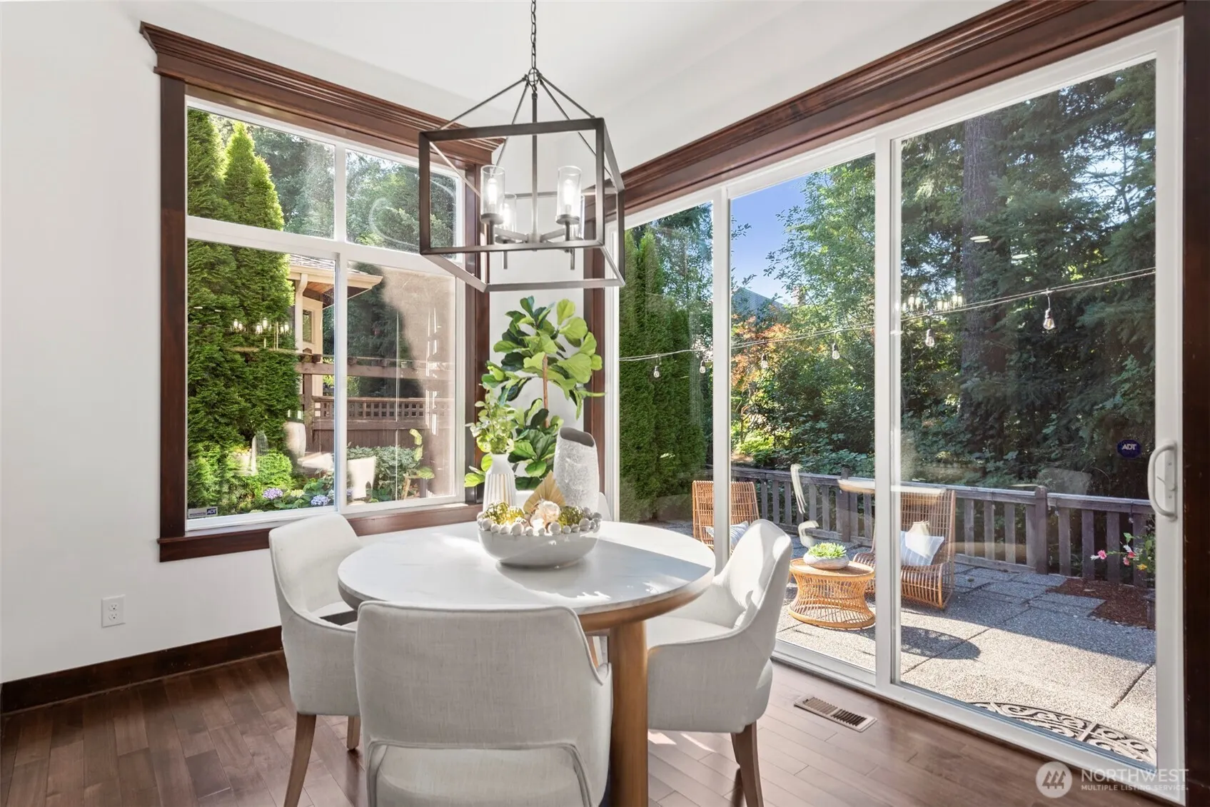 25872 SE 28th Place , Sammamish, WA 98075