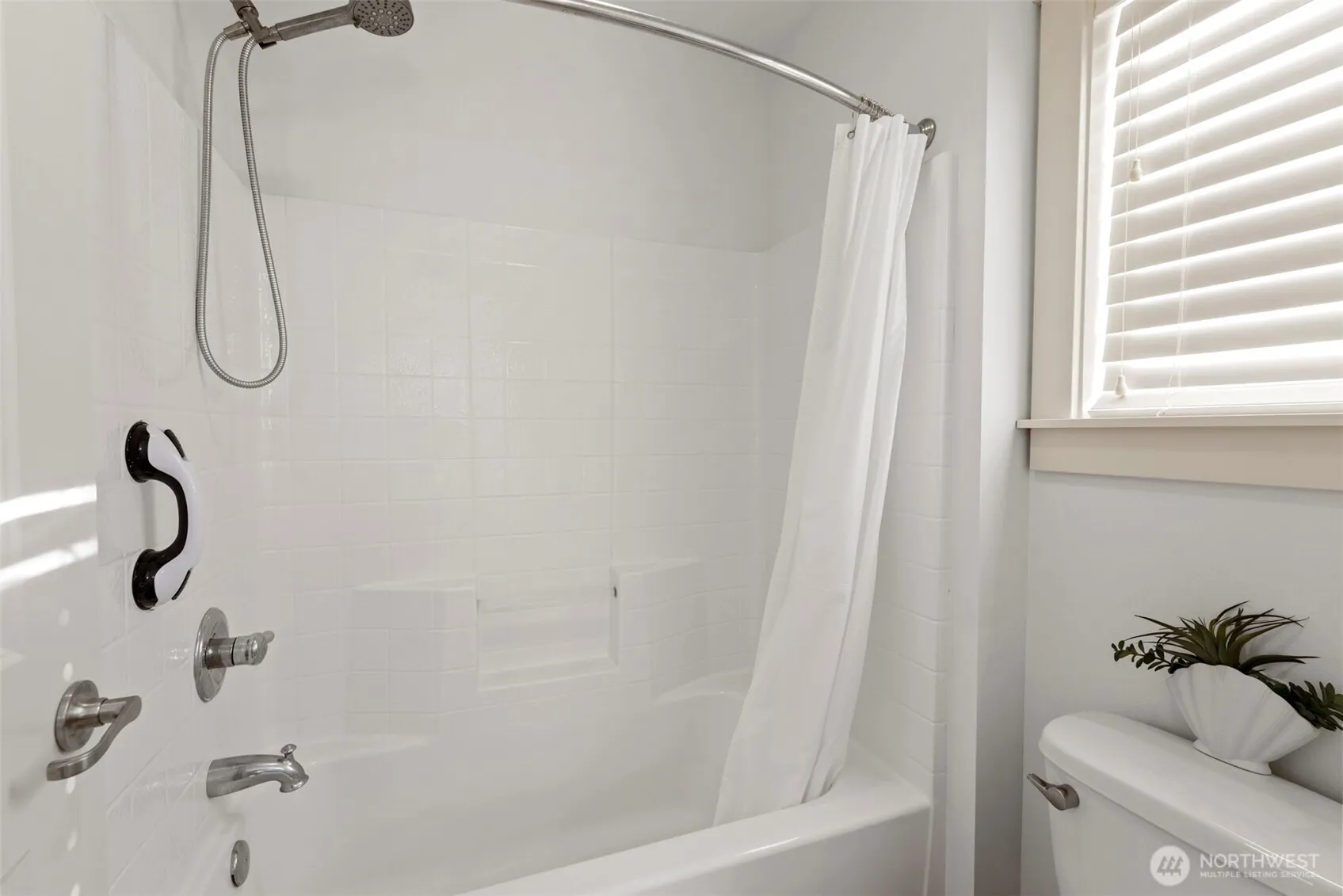 25872 SE 28th Place , Sammamish, WA 98075