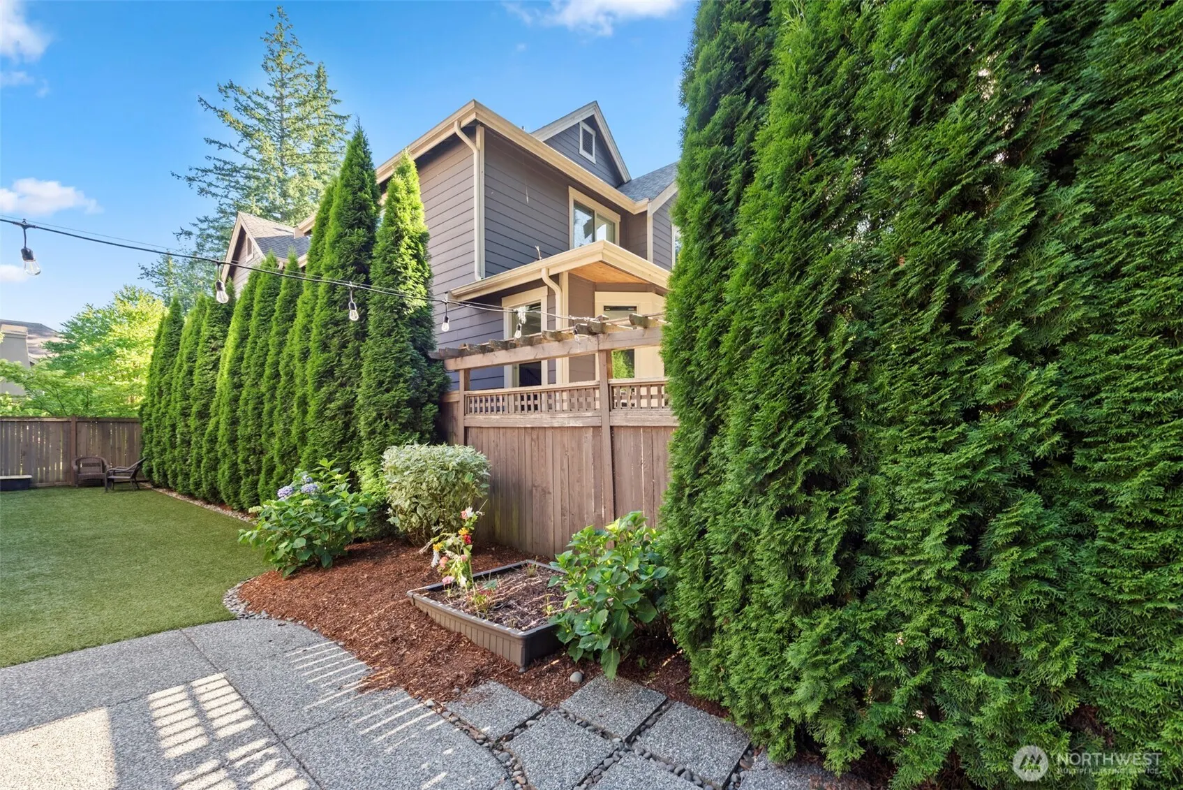 25872 SE 28th Place , Sammamish, WA 98075